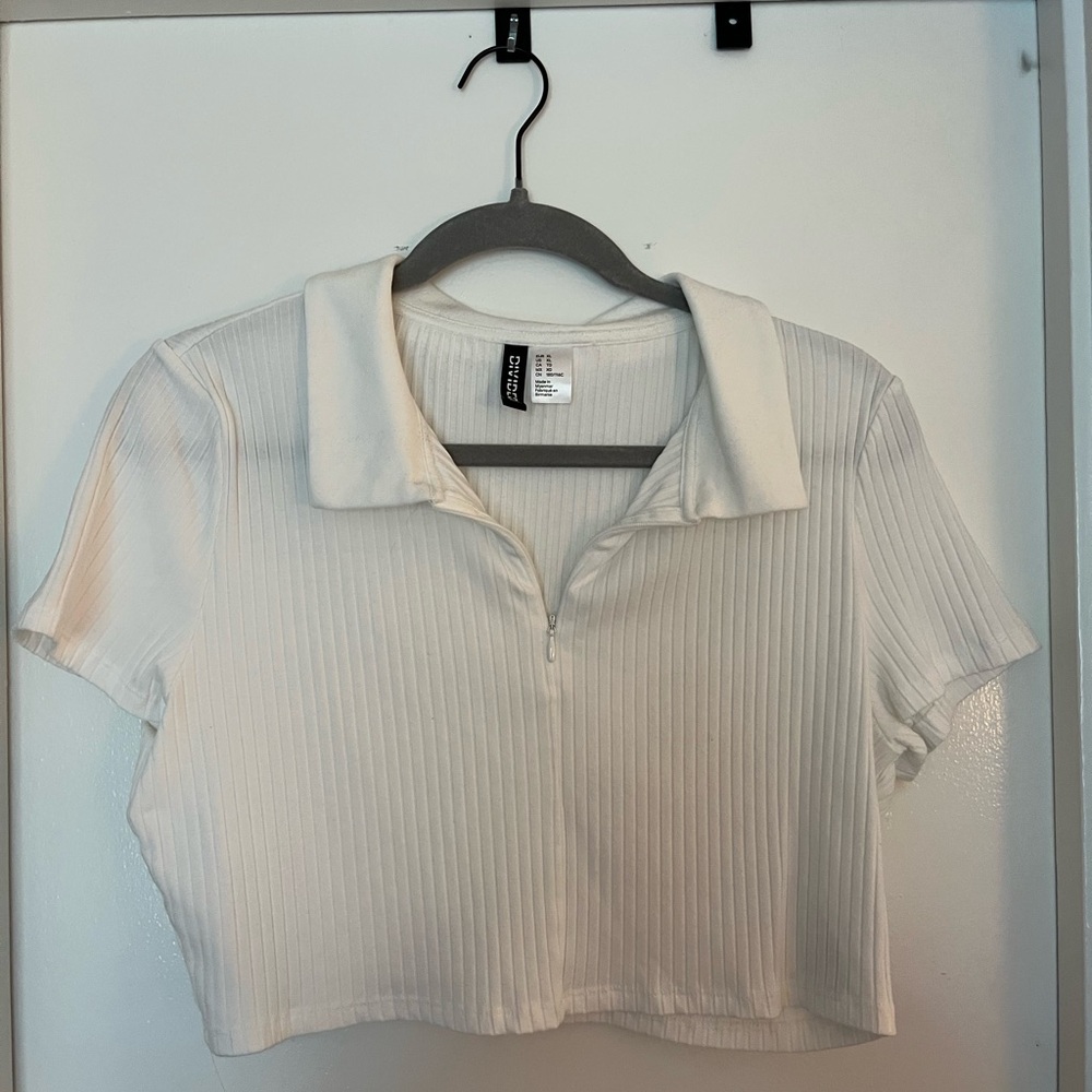 Divided White Ribbed Top - Picture 2 of 4